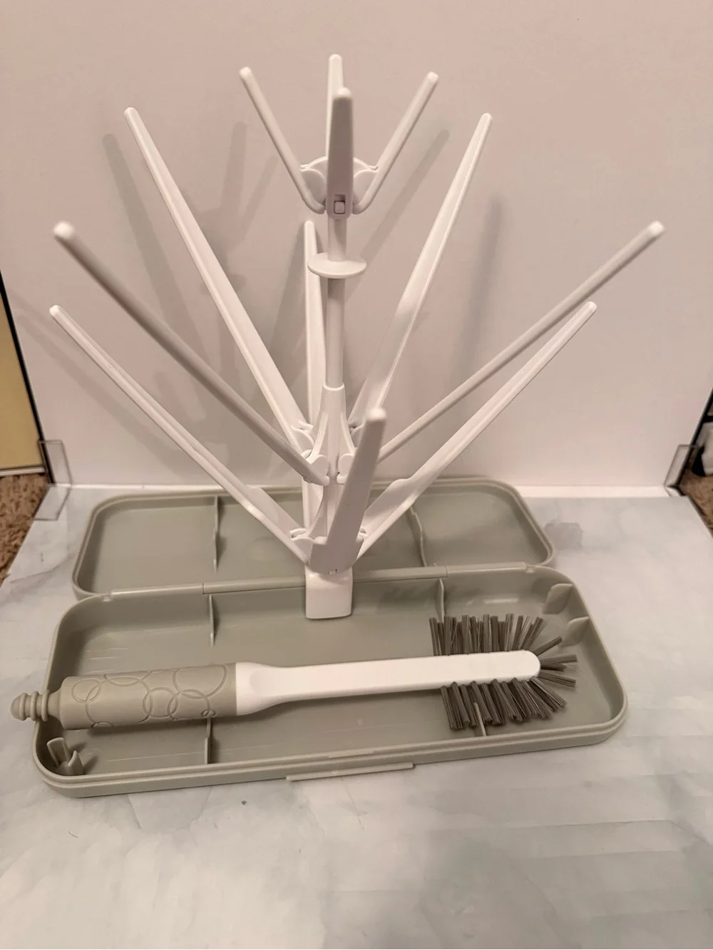 Ubbi travel was kit and drying rack